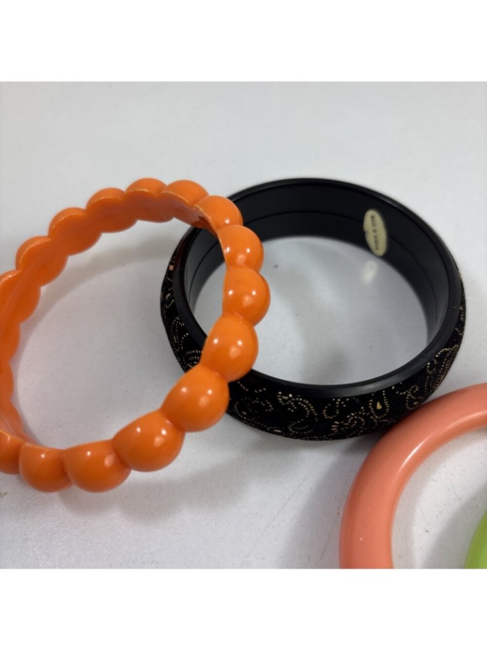 Vintage Estate Find Ten PLASTIC BANGLE BRACELETS Colors Hippie Bohemian Retro - Picture 5 of 11